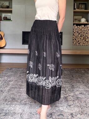 Vintage smocked waist pleated midi Skirt xs to large